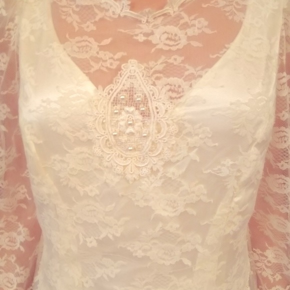 🌹Vintage 👰 Wedding 👗 comes with matching Vail (Petite👰 Brides)
(Size 8p) - Picture 10 of 16